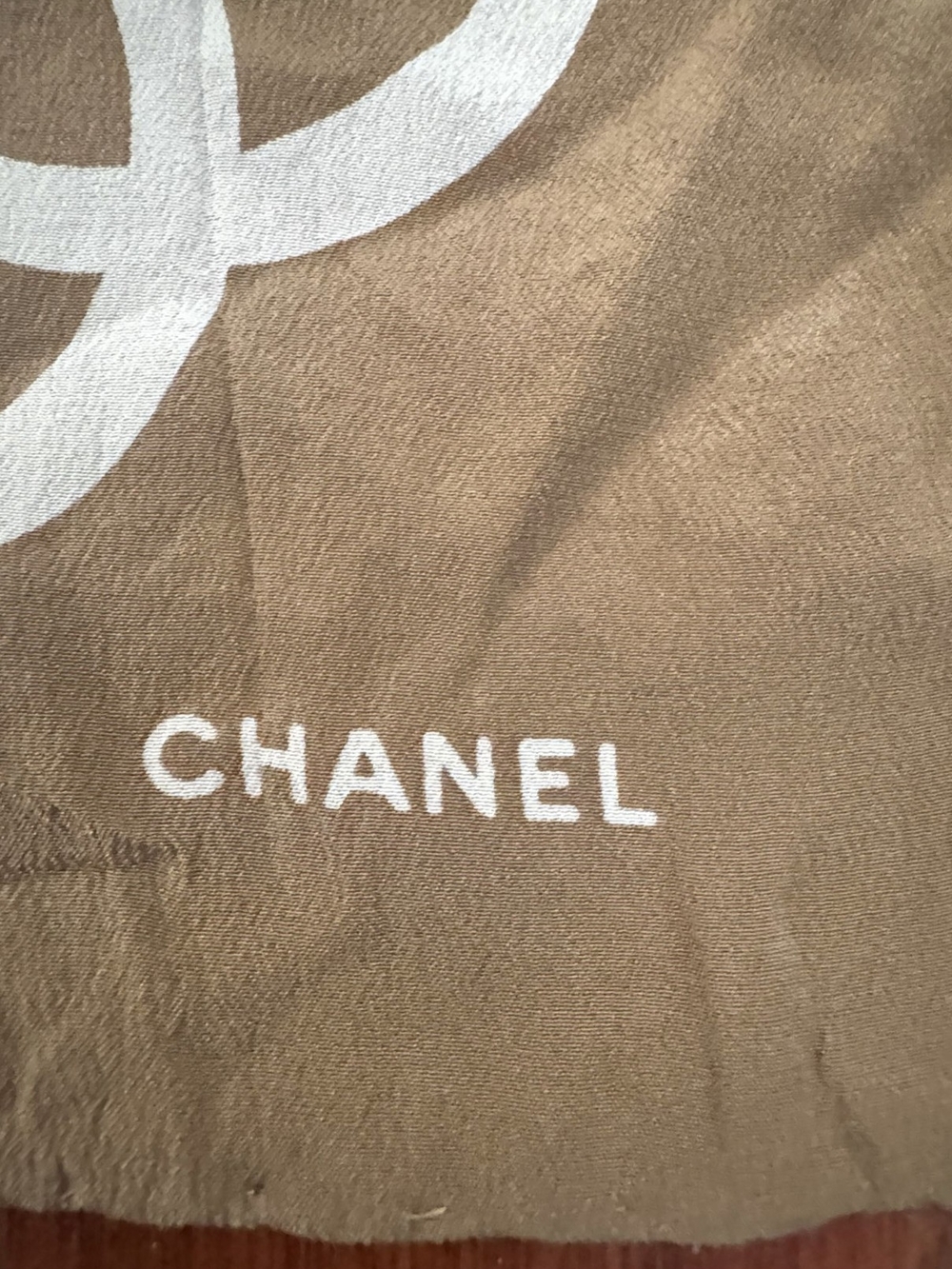AUTHENTICATED 🤎 CHANEL CC Logo Vintage Silk Square Scarf COA - Picture 2 of 6